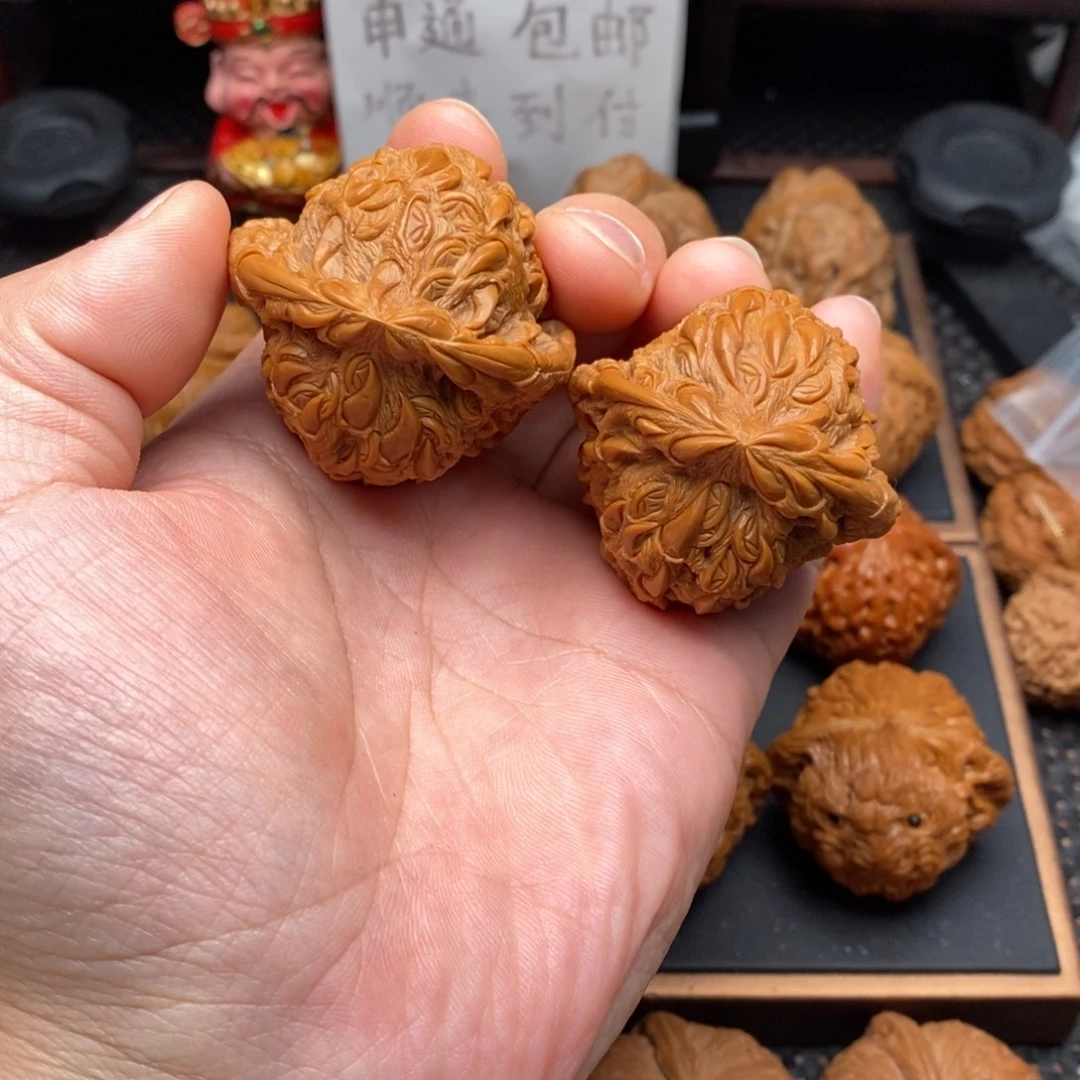 臣***文玩核桃把件雕刻