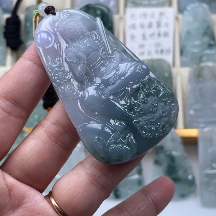 翡翠未镶嵌颈饰玉