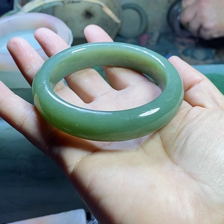 和田玉手镯未镶嵌云**烂加工定制