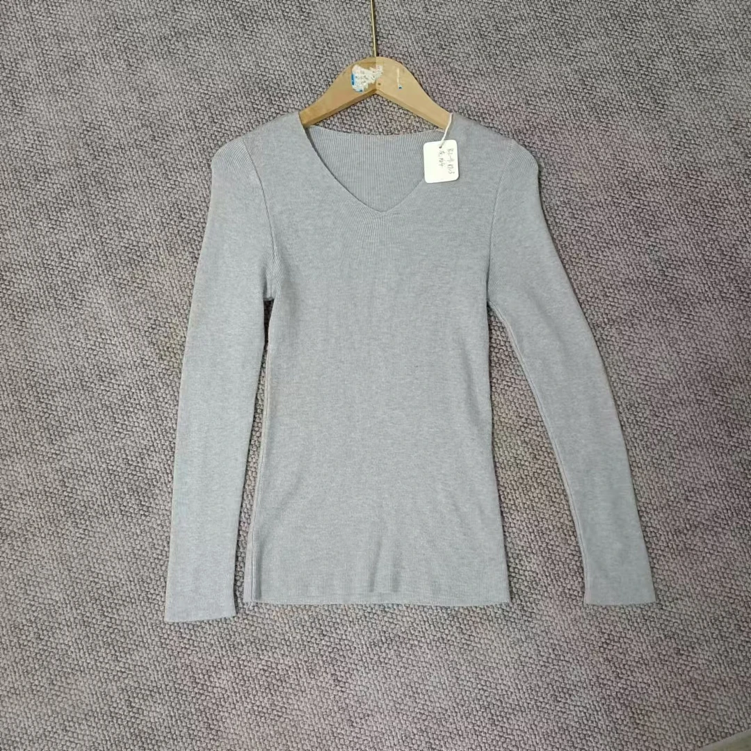 唯琳剪标   8仓B2-9-8903款   灰色长袖V领打底衣