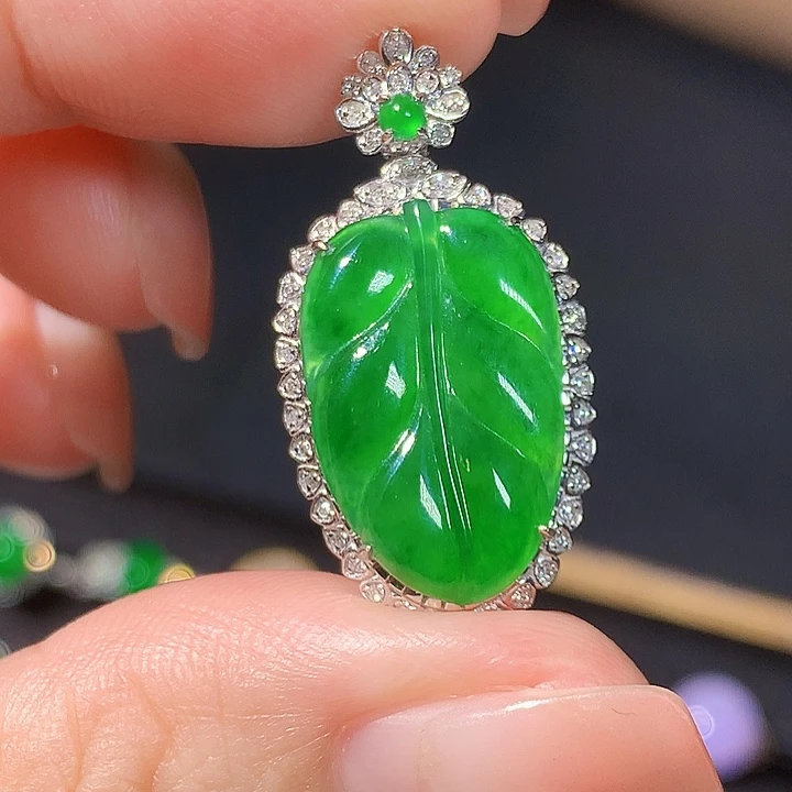 翡翠18K金镶嵌吊坠(不含链)