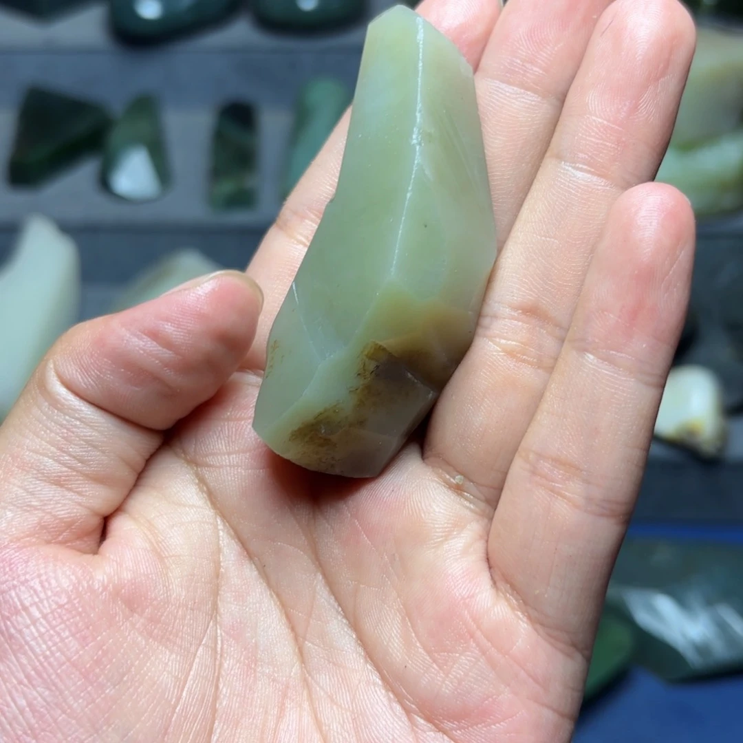 和田玉（糖玉）未镶嵌珠宝奇石