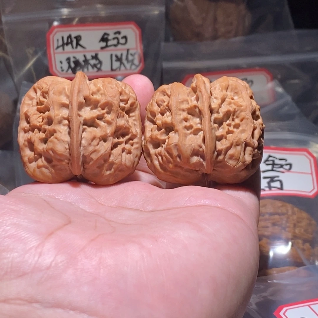 东***꧂吊坠文玩核桃41全品金钟