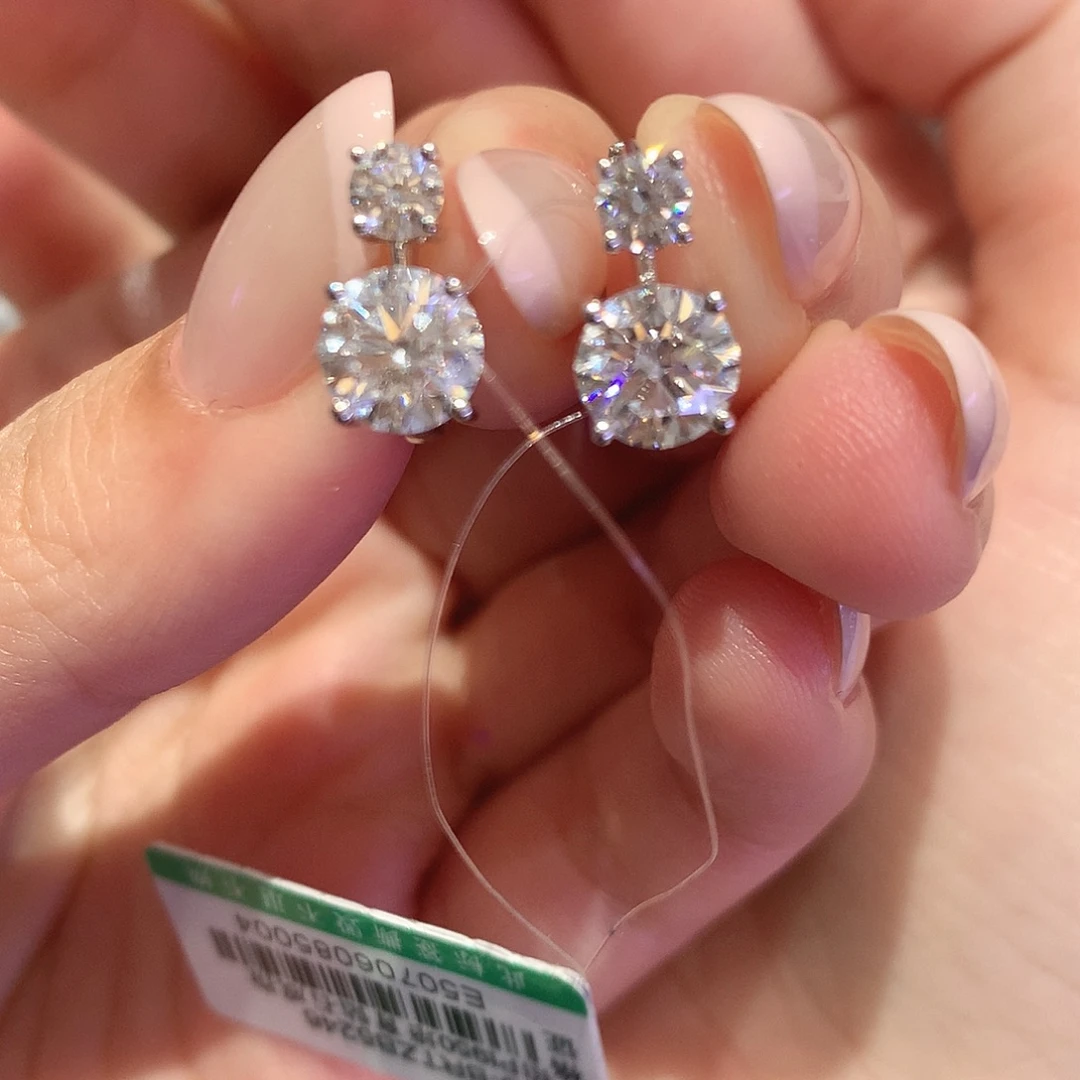 耳饰18K金镶嵌合成钻石双钻耳扣