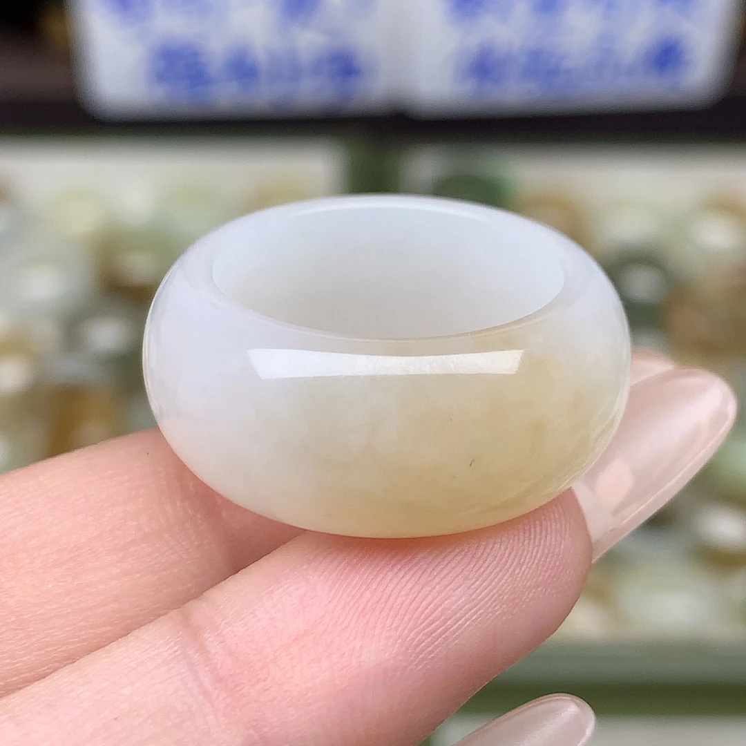 未镶嵌戒指和田玉王**r21