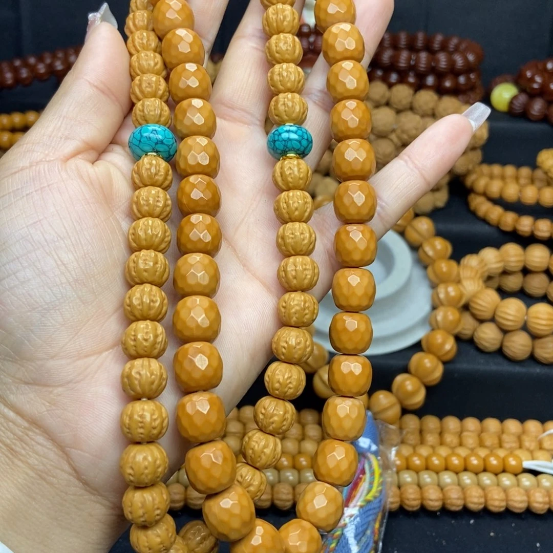 猴头核桃吊坠溯**静小肉筋八棱手持46颗+钻石面手持36颗