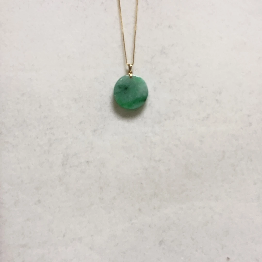 翡翠颈饰18K金镶嵌简单