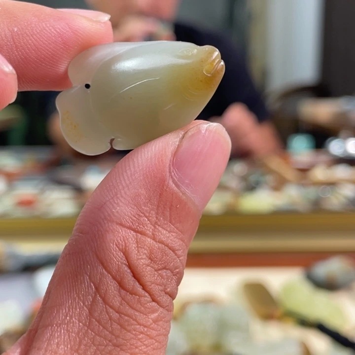 颈饰未镶嵌南红玛瑙