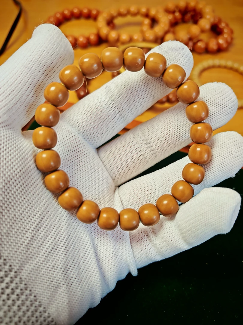 猴头手串老型    微微瑕   10mm左右  介意勿拍