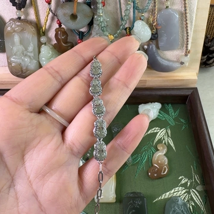 山***箥透闪石质玉未镶嵌颈饰