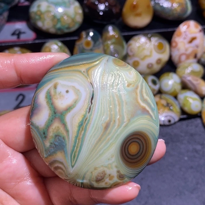 未镶嵌玛瑙/玉髓珠宝奇石