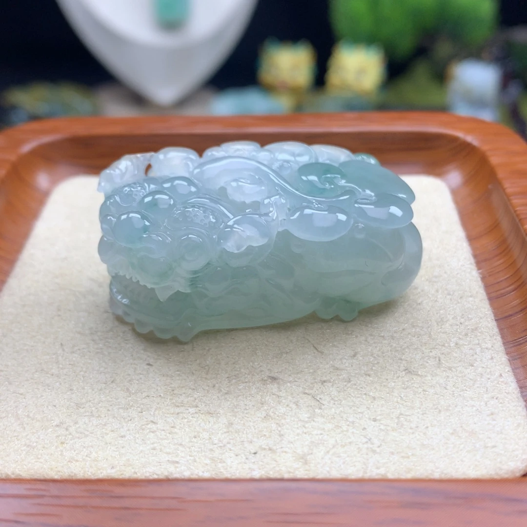 翡翠未镶嵌颈饰45