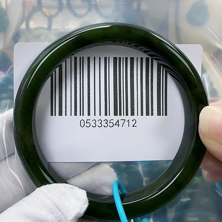 和田玉未镶嵌手镯包容63