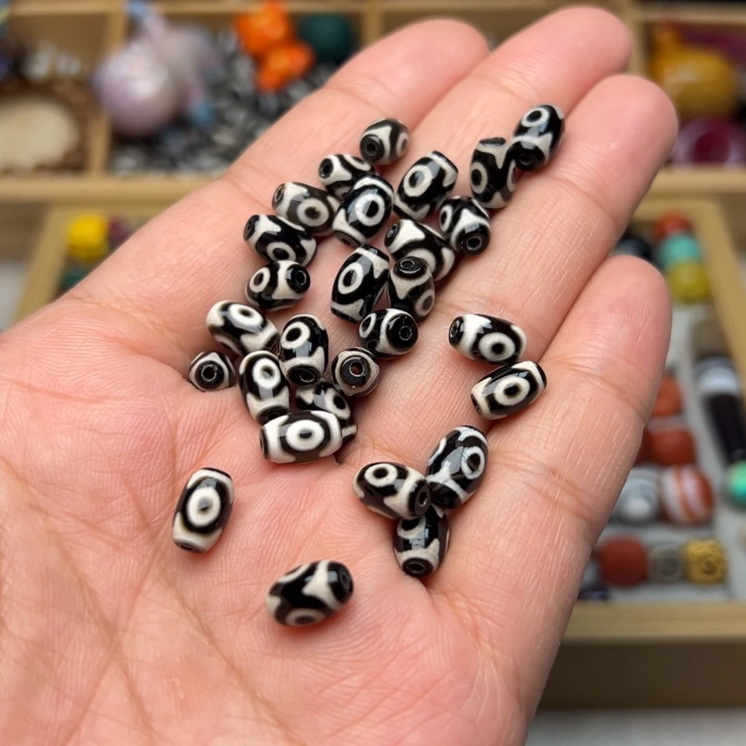 玛瑙/玉髓6*9mm黑白三眼桶珠未镶嵌多样性发其中两颗