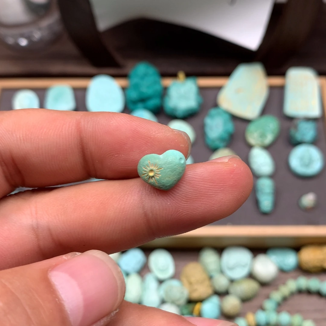 绿松石未镶嵌雕刻