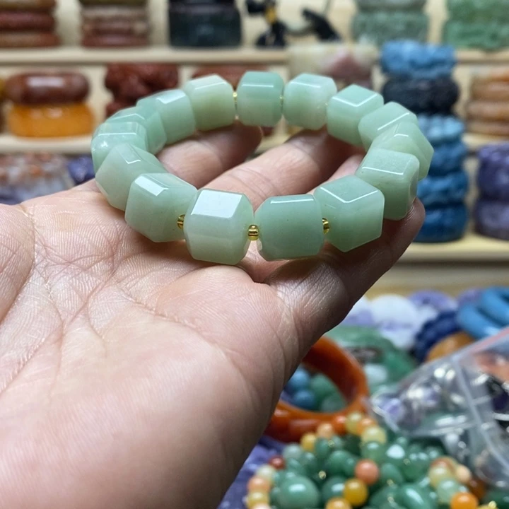 未镶嵌手镯石英质玉