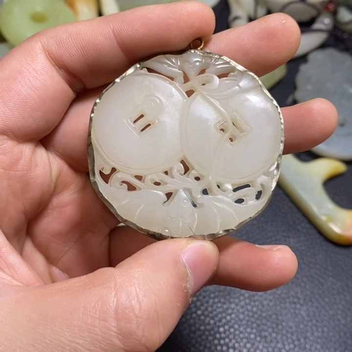 颈饰未镶嵌和田玉