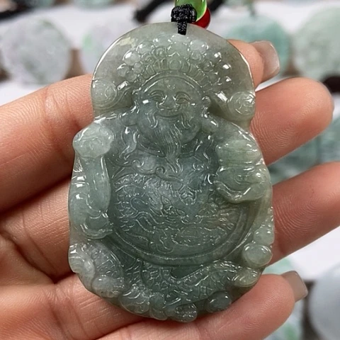 翡翠颈饰未镶嵌财神爷