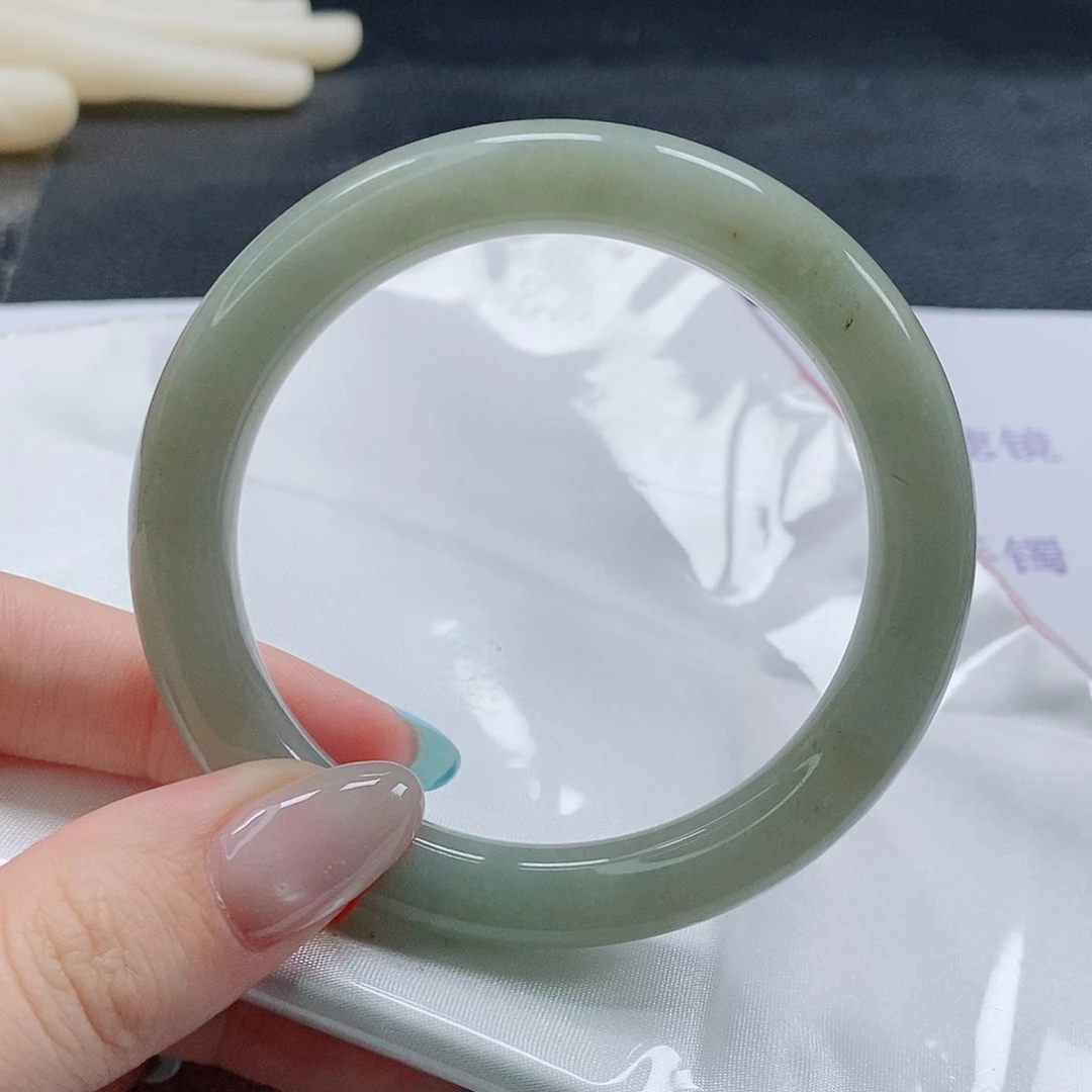 【闪购商品】未镶嵌手镯（圆镯）翡翠511号