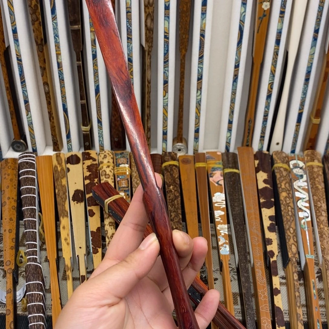 扇子?****༻啊路路据咯摸摸哦哦哦哦哦哦哦