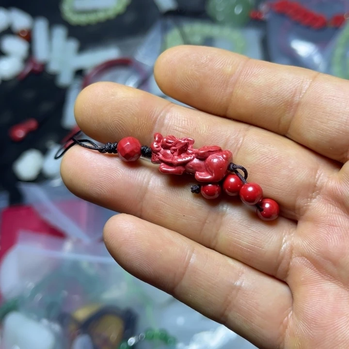 颈饰未镶嵌石英质玉