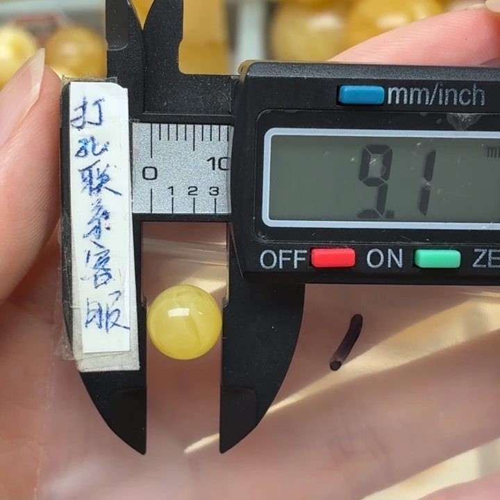 未镶嵌蜜蜡裸石蜜蜡