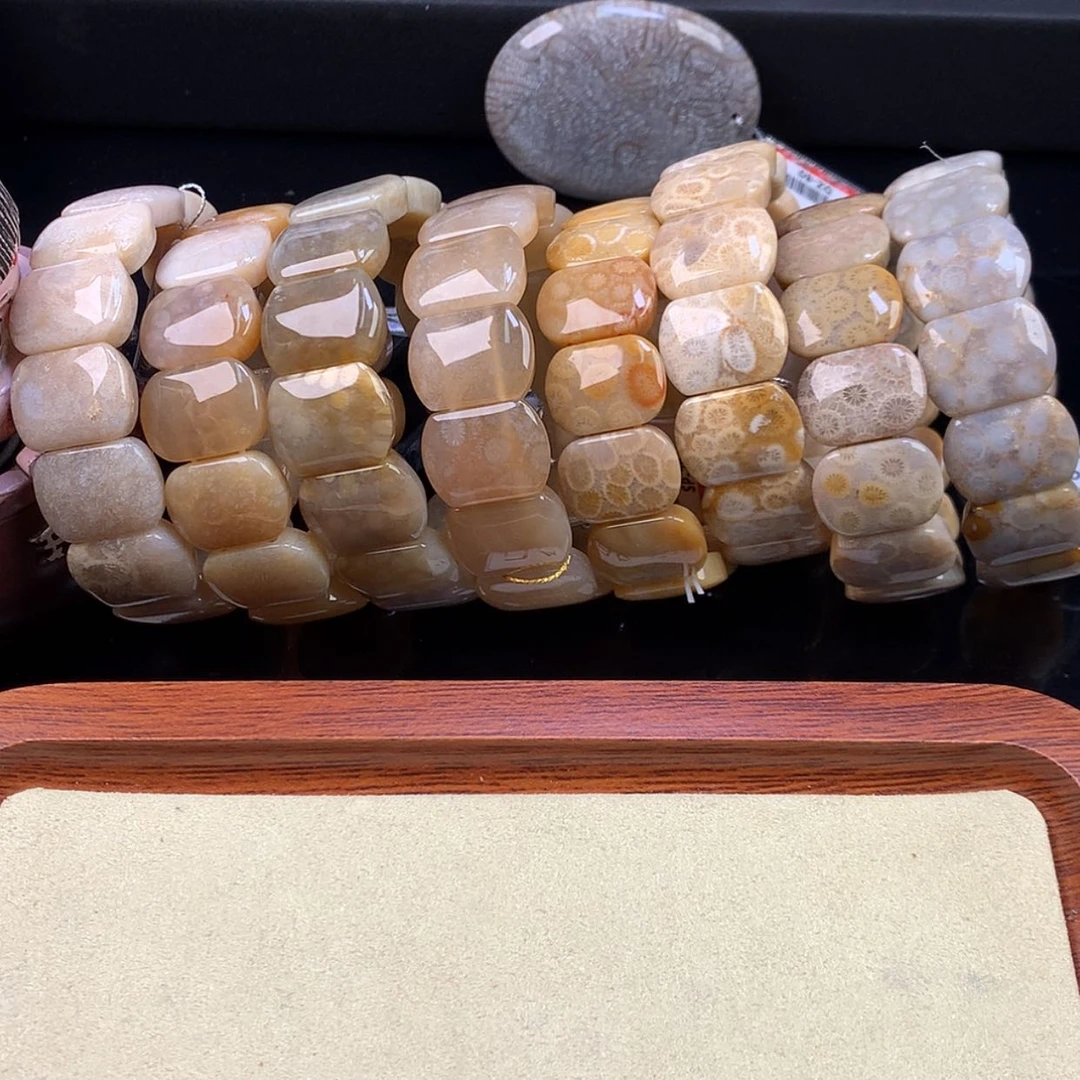 【闪购商品】颈饰未镶嵌硅化珊瑚（珊瑚玉）叶*