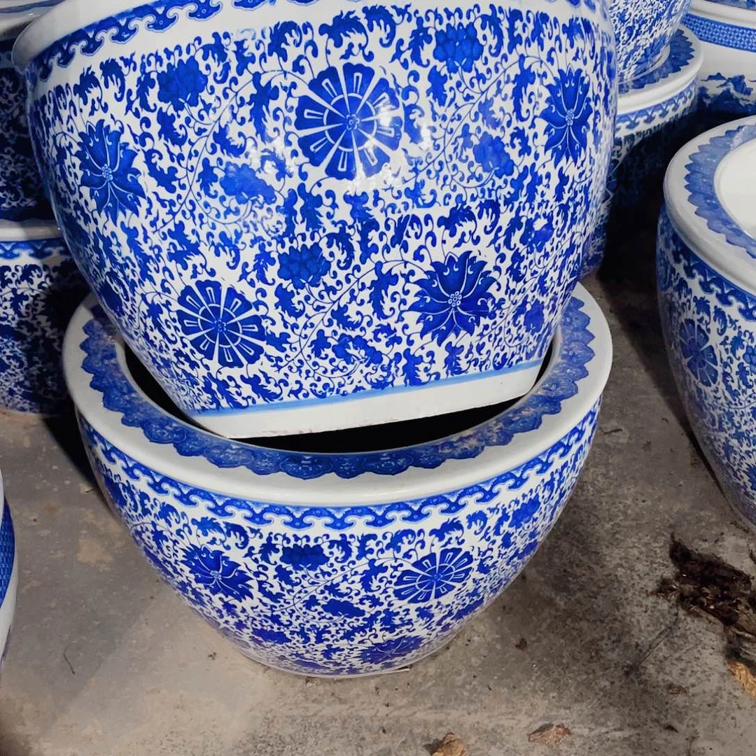 缸瓷器瓷器直径52高度32。