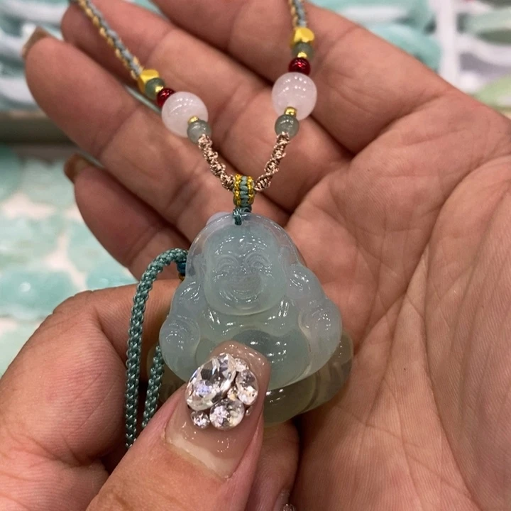 蛇纹石玉未镶嵌颈饰小**?