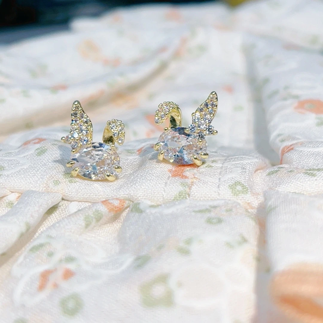 铜合金锆石耳饰 小兔子锆石耳钉女轻奢高级感甜美耳饰可爱耳环