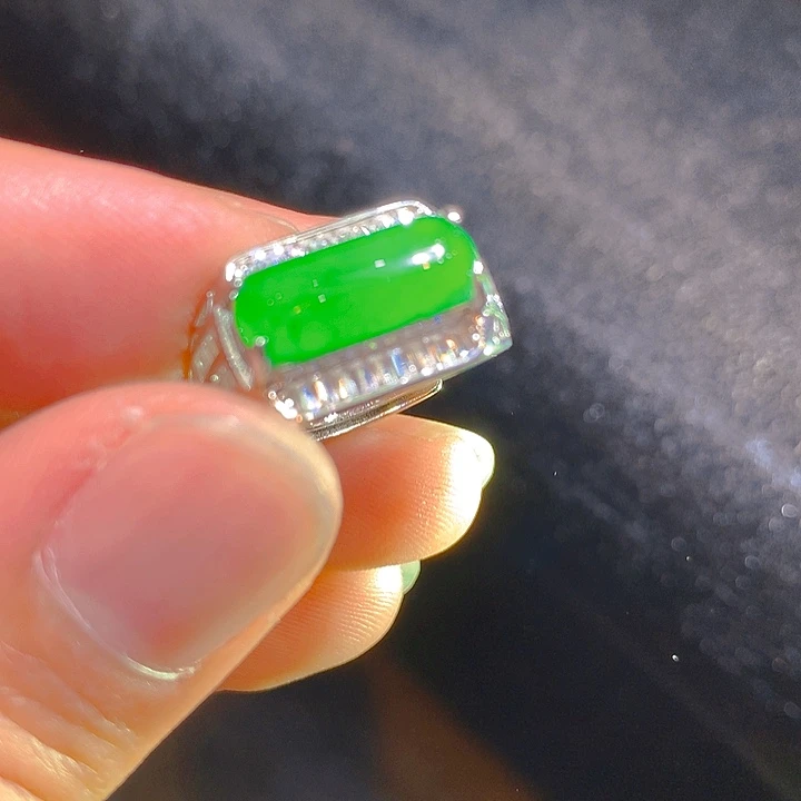 【闪购商品】翡翠颈饰银S925镶嵌翡翠