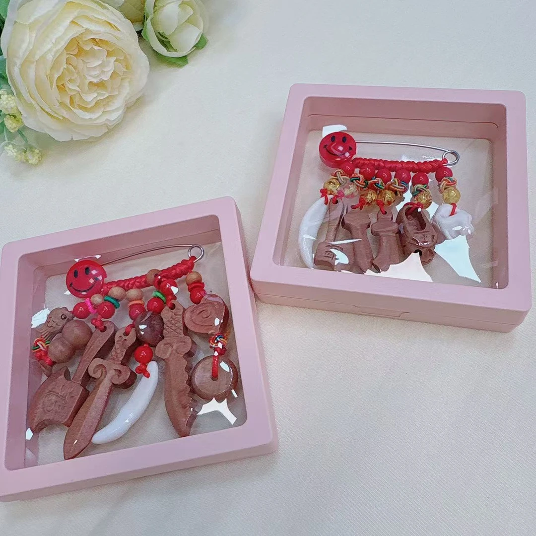 宝宝别针款桃木挂件新生儿宝宝红手绳桃篮多功能