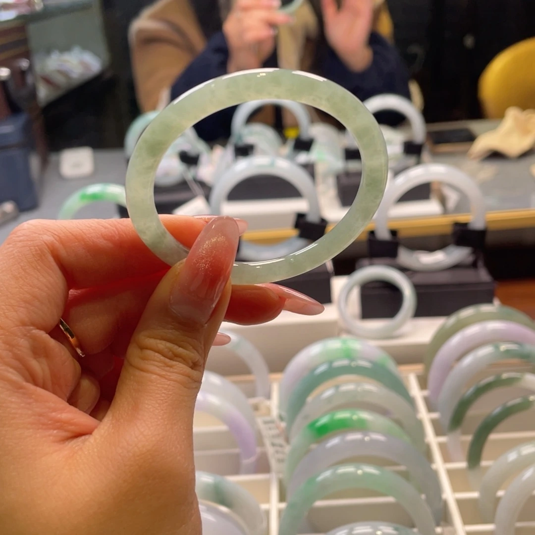 翡翠未镶嵌手镯48圈