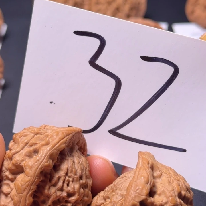 文玩核桃把件蛇头