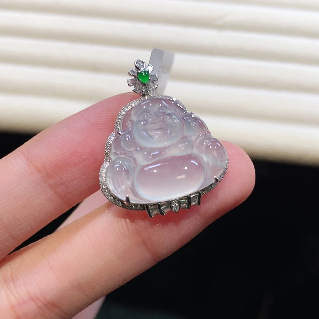 翡翠18K金镶嵌颈饰高冰佛
