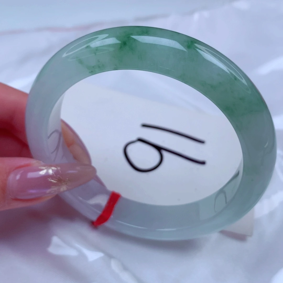 翡翠手镯未镶嵌翡翠56