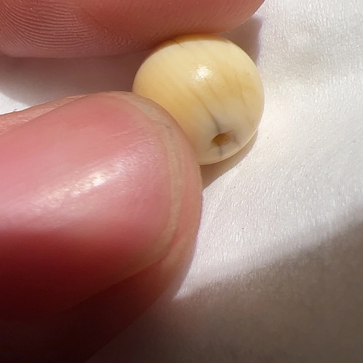 玻璃颈饰在这样的