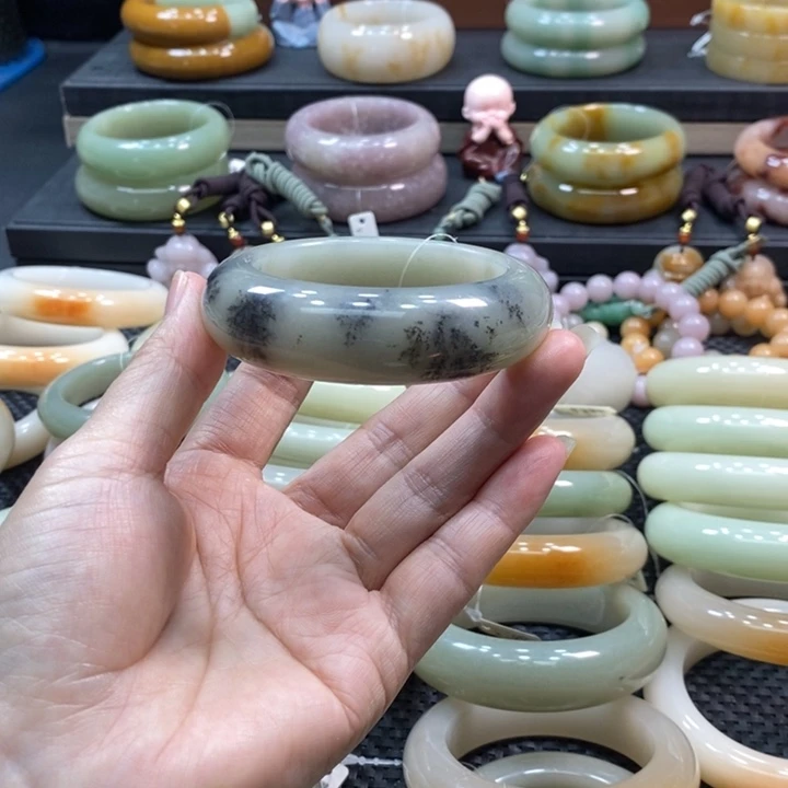 未镶嵌手镯石英岩玉H*M