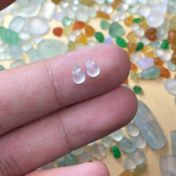 定制翡翠未镶嵌挂件