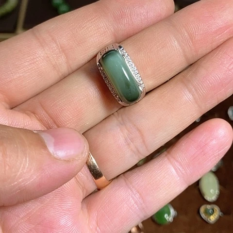 【闪购商品】银S925镶嵌戒指和田玉（碧玉）