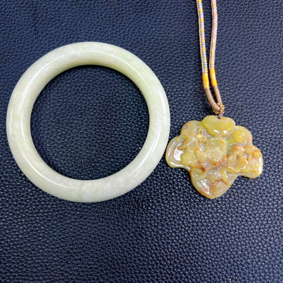 《限量款》新年之礼岫玉手镯➕岫玉吊坠多样性发其一