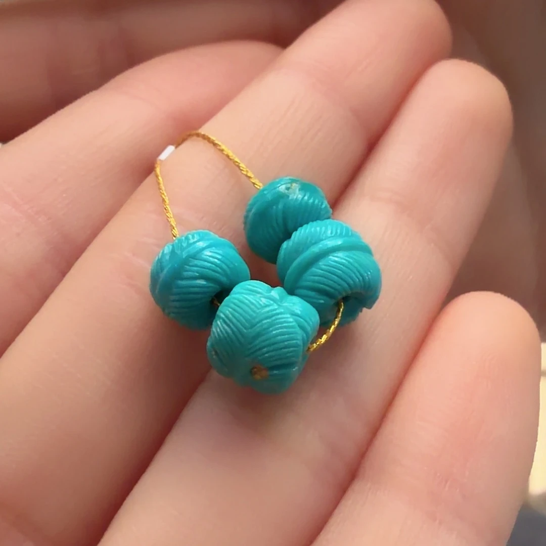 绿松石未镶嵌颈饰