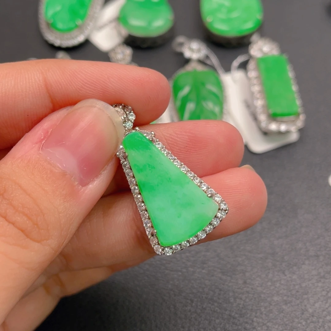 翡翠银S925镶嵌颈饰