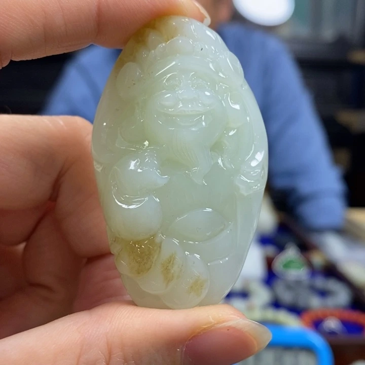 S***e和田玉未镶嵌颈饰