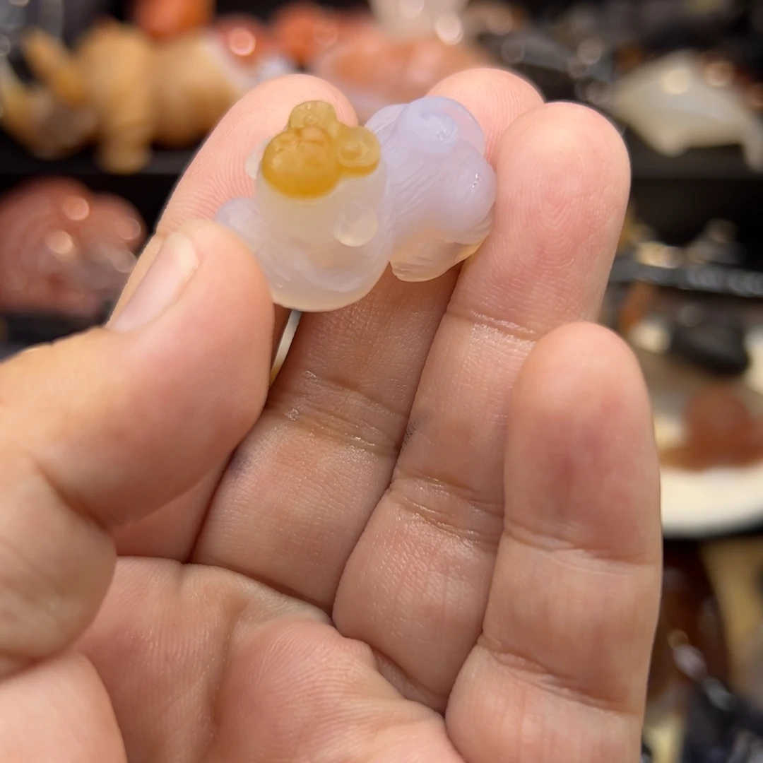 辰***。玛瑙/玉髓未镶嵌手玩/摆件