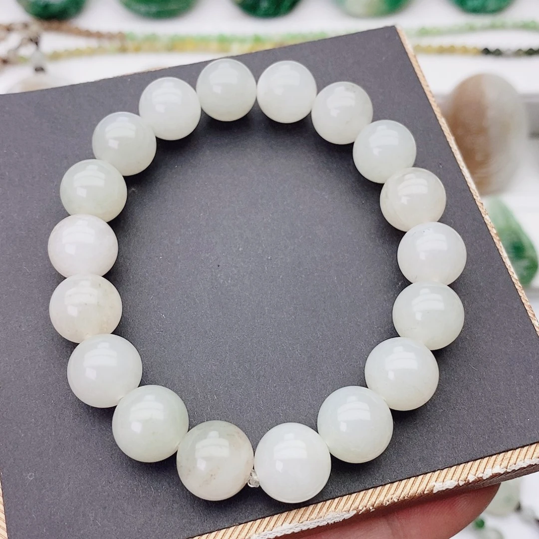 红***姐独山玉未镶嵌颈饰