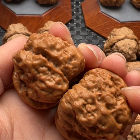 文玩核桃把件边39左右