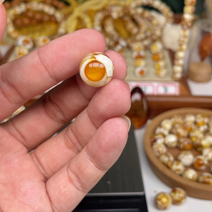 蜜蜡裸石未镶嵌A*刘64号