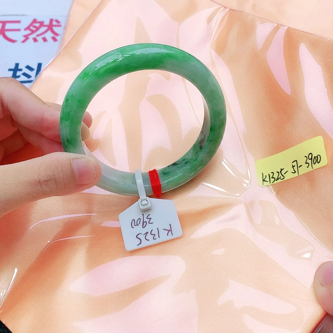 翡翠未镶嵌手镯我