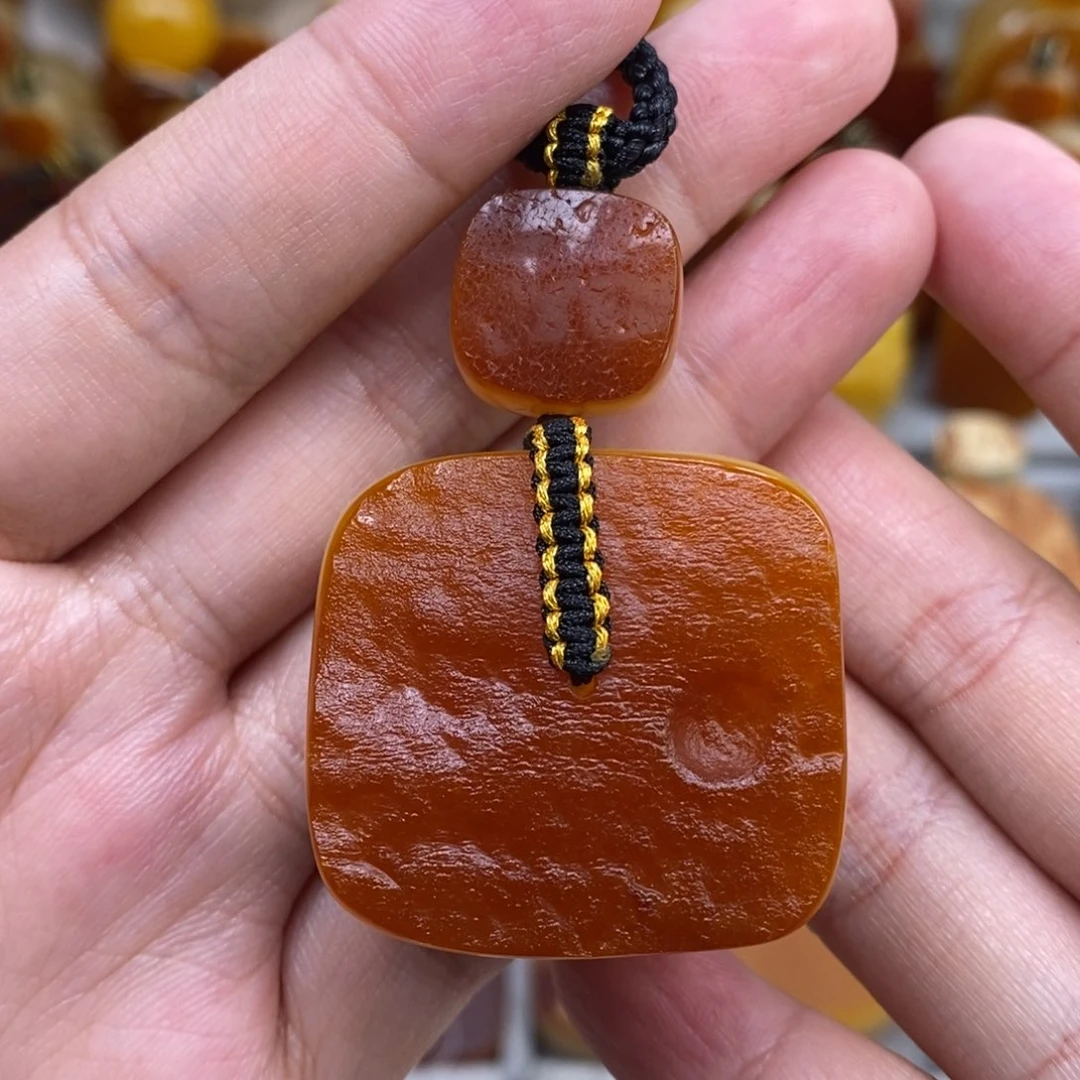 蜜蜡未镶嵌珠宝奇石
